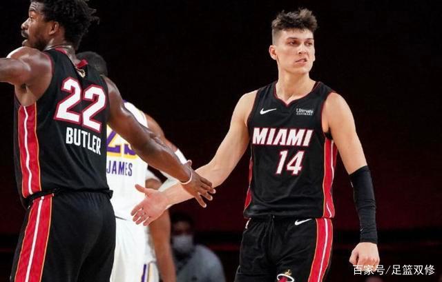 并在比赛中 并在比赛中